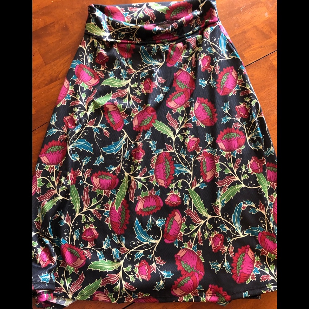 Lularoe skirt